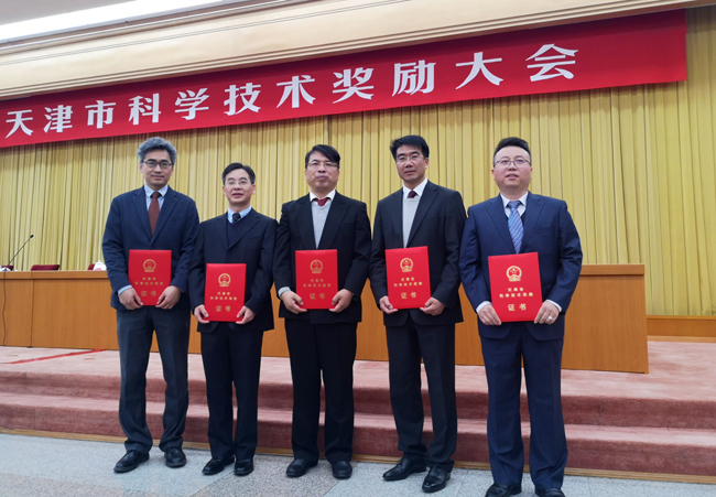 1554969099202017878.jpg 348104_984903.jpg